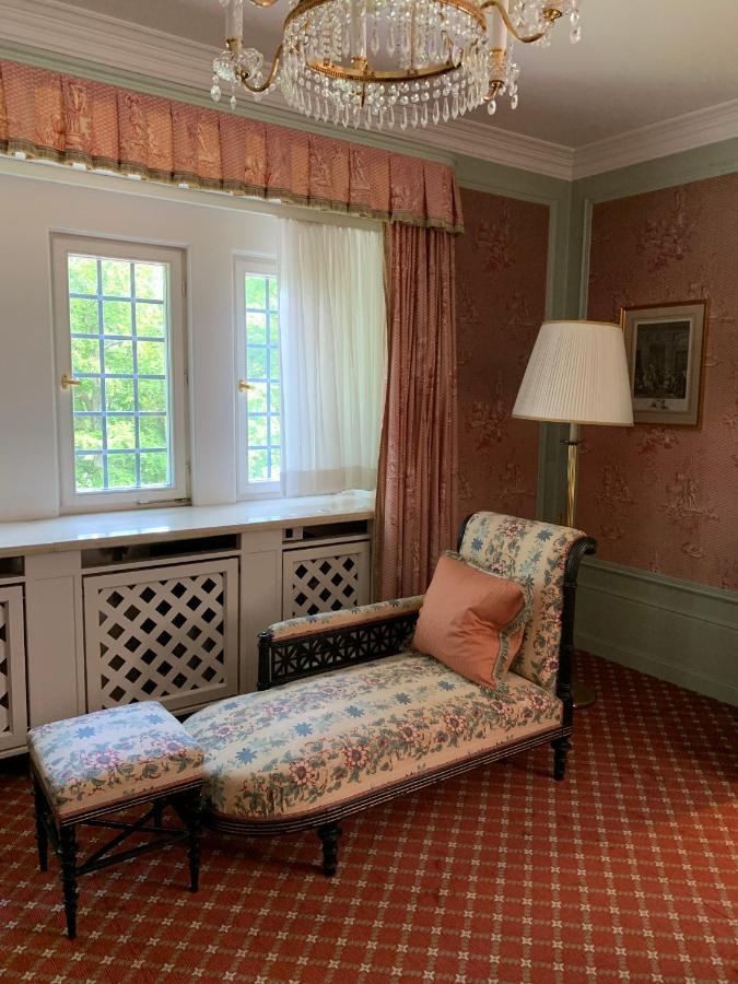 Schlosshotel Kronberg - Hotel Frankfurt Kronberg im Taunus Esterno foto The living room