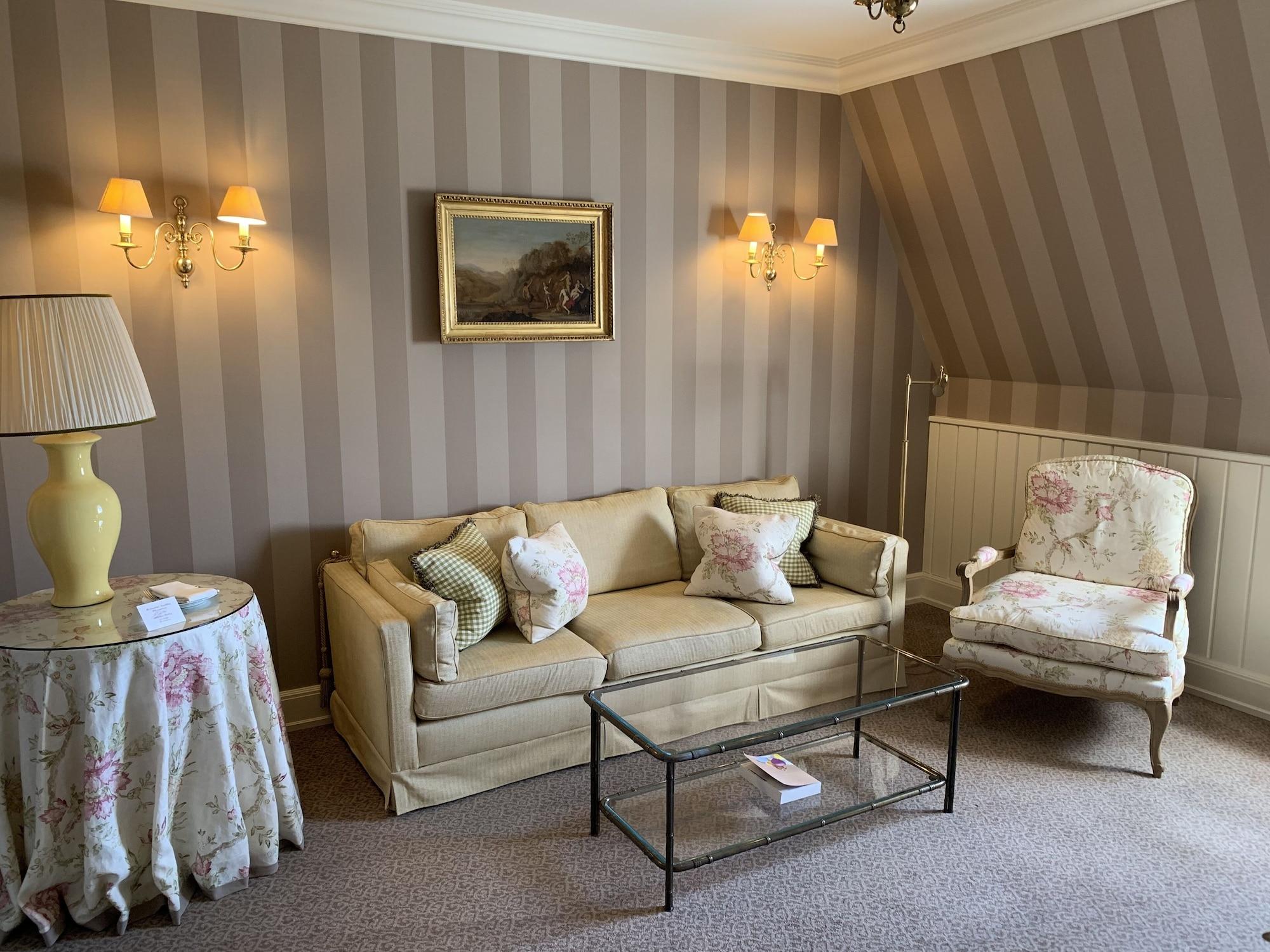 Schlosshotel Kronberg - Hotel Frankfurt Kronberg im Taunus Esterno foto The Drawing Room at The Old Rectory