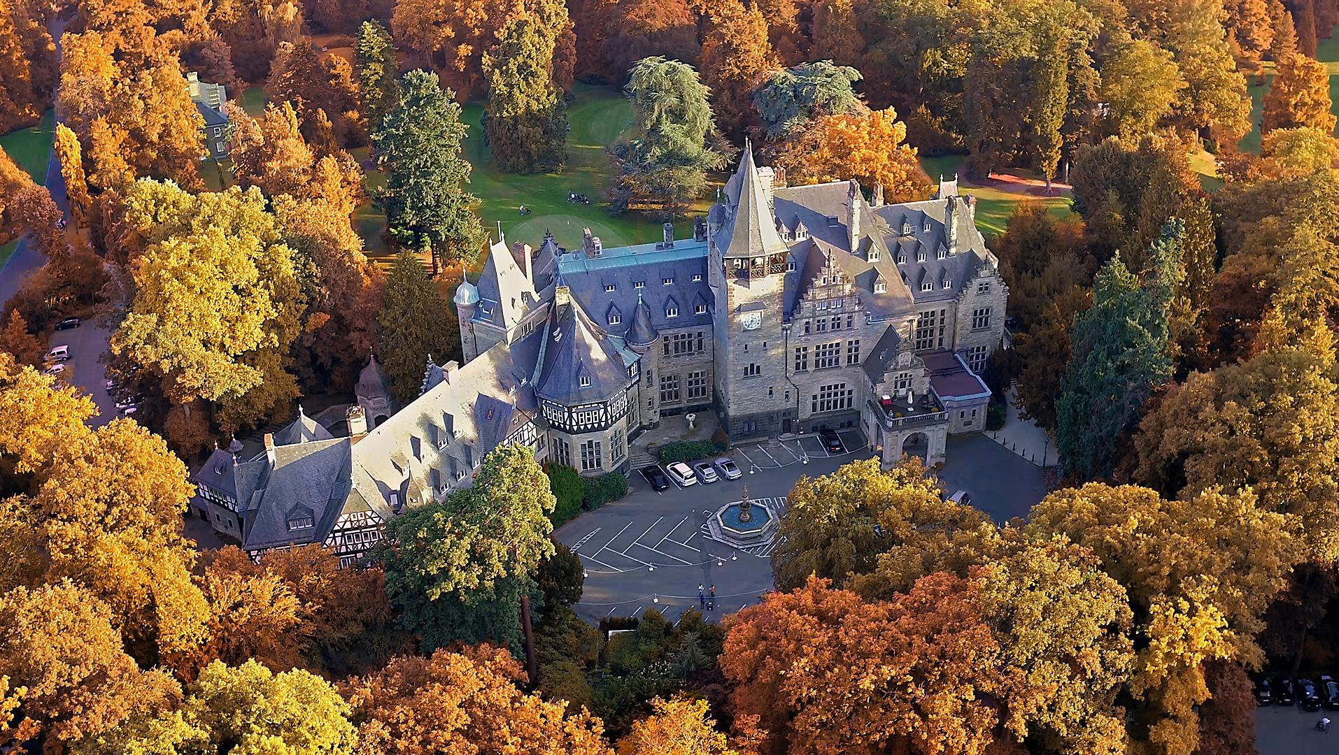 Schlosshotel Kronberg - Hotel Frankfurt Kronberg im Taunus Esterno foto Aerial view of the school