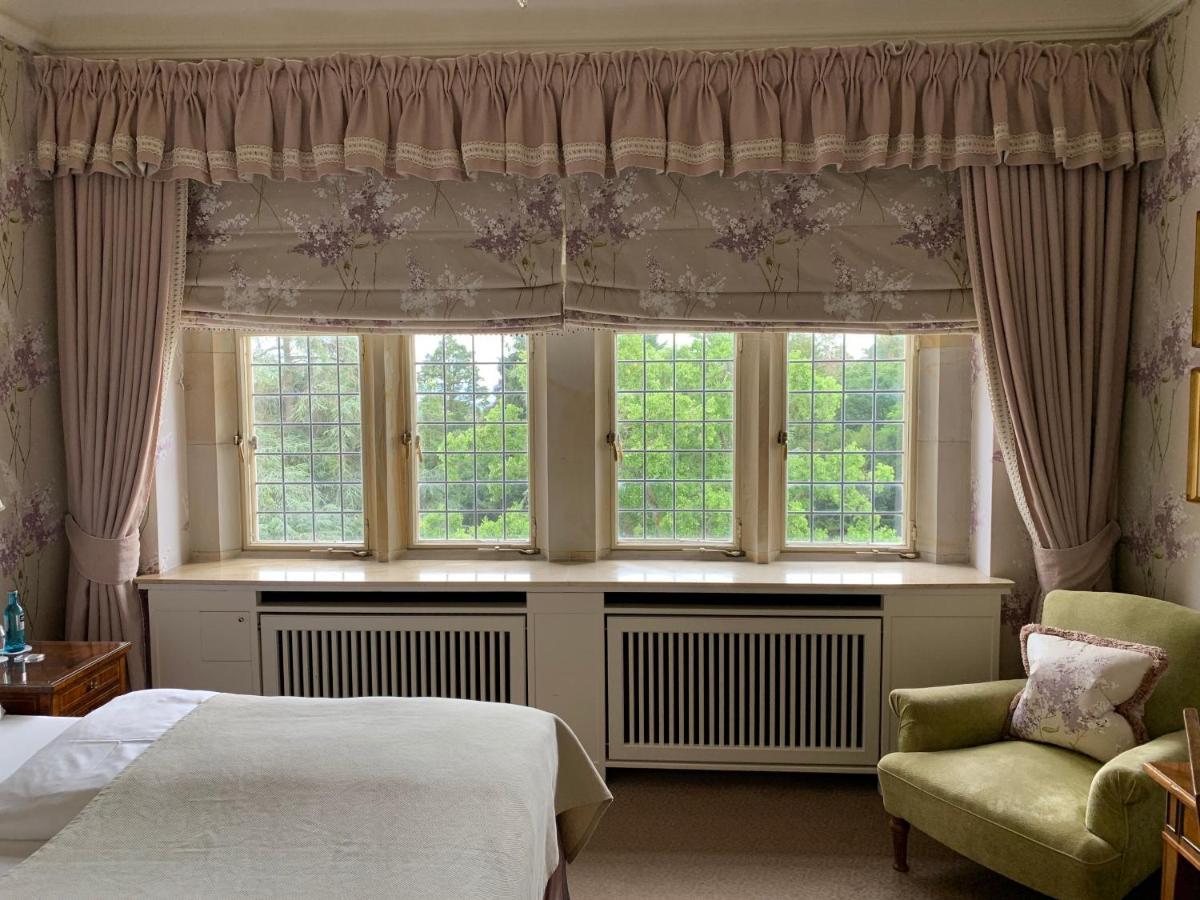 Schlosshotel Kronberg - Hotel Frankfurt Kronberg im Taunus Esterno foto A Roman blind