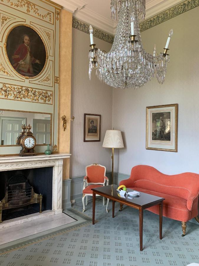 Schlosshotel Kronberg - Hotel Frankfurt Kronberg im Taunus Esterno foto The living room