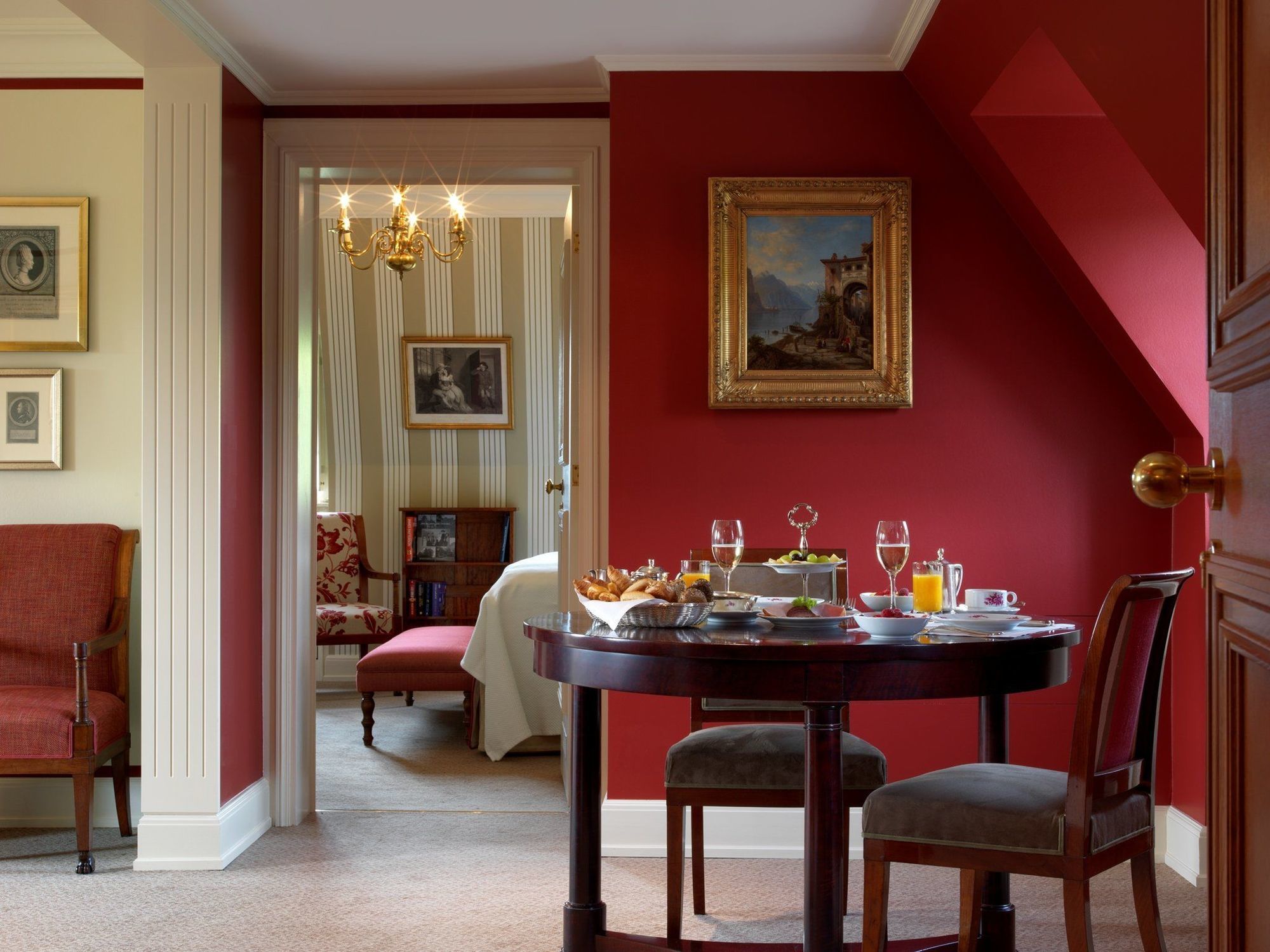 Schlosshotel Kronberg - Hotel Frankfurt Kronberg im Taunus Esterno foto Interior of a suite